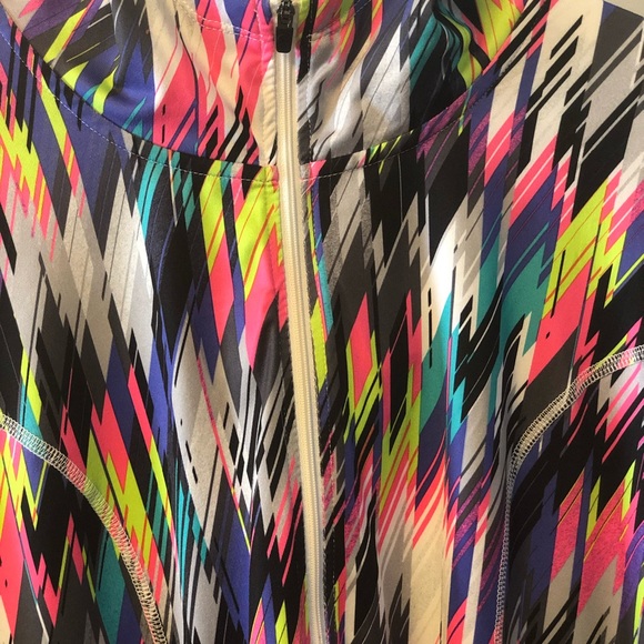 Workout pull-over - Picture 4 of 4